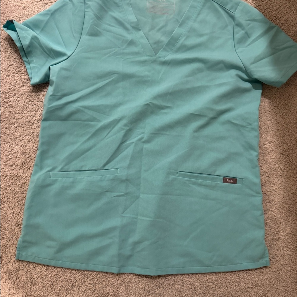 figs aqua scrub top size medium